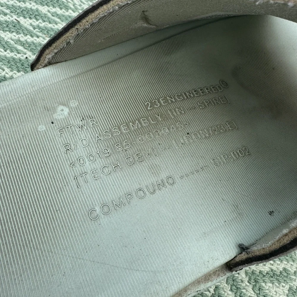 Size‎ 9 - NIKE JORDAN PLAY SLIDE UNISEX SLIDES 